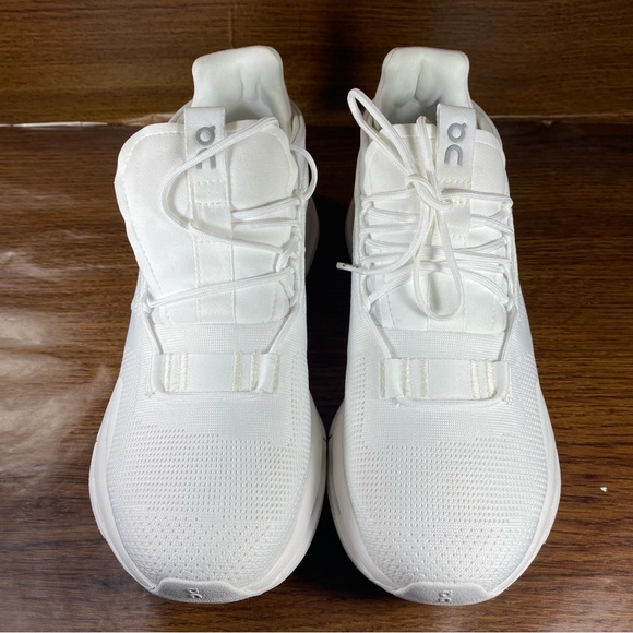 On Cloudnova Women’s Shoe Size 9.5 (Read) - Picture 7 of 11